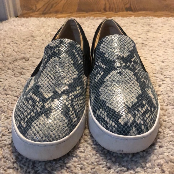 Vionic - Picture 2 of 5